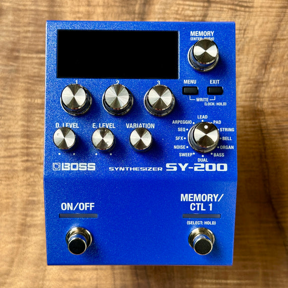 BOSS SY-200 Guitar Synthesizer