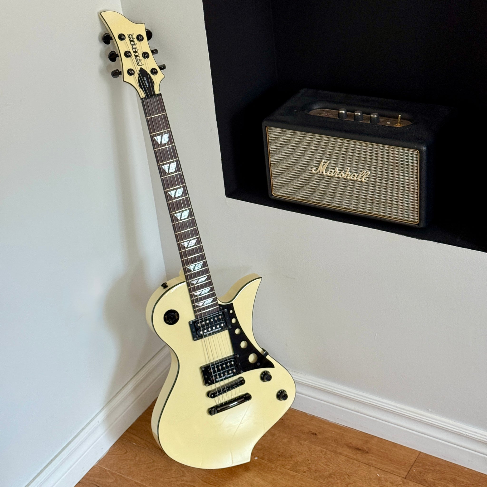 Fernandes Ravelle Standard Electric Guitar, Hardshell Case, White