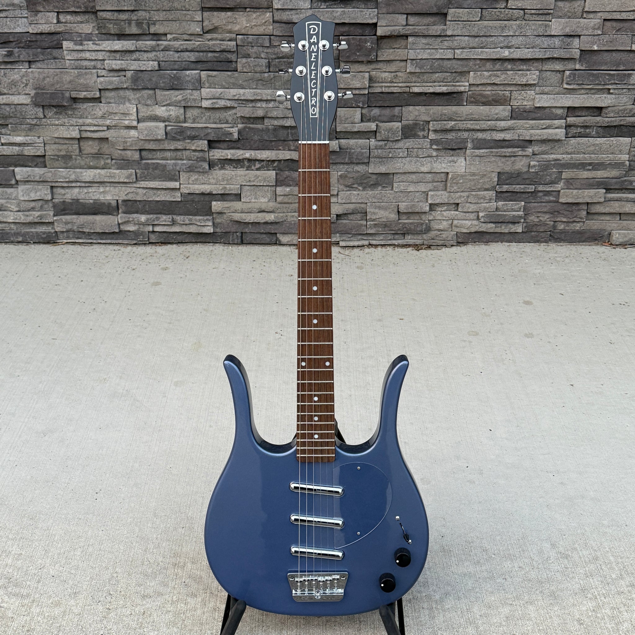 Danelectro 58 Longhorn Electric Guitar, 3 Pickups, Too Blue