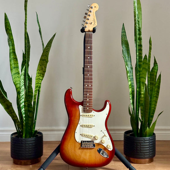 Fender American Standard Stratocaster, Rosewood Fingerboard, Sienna Sunburst (Ash)